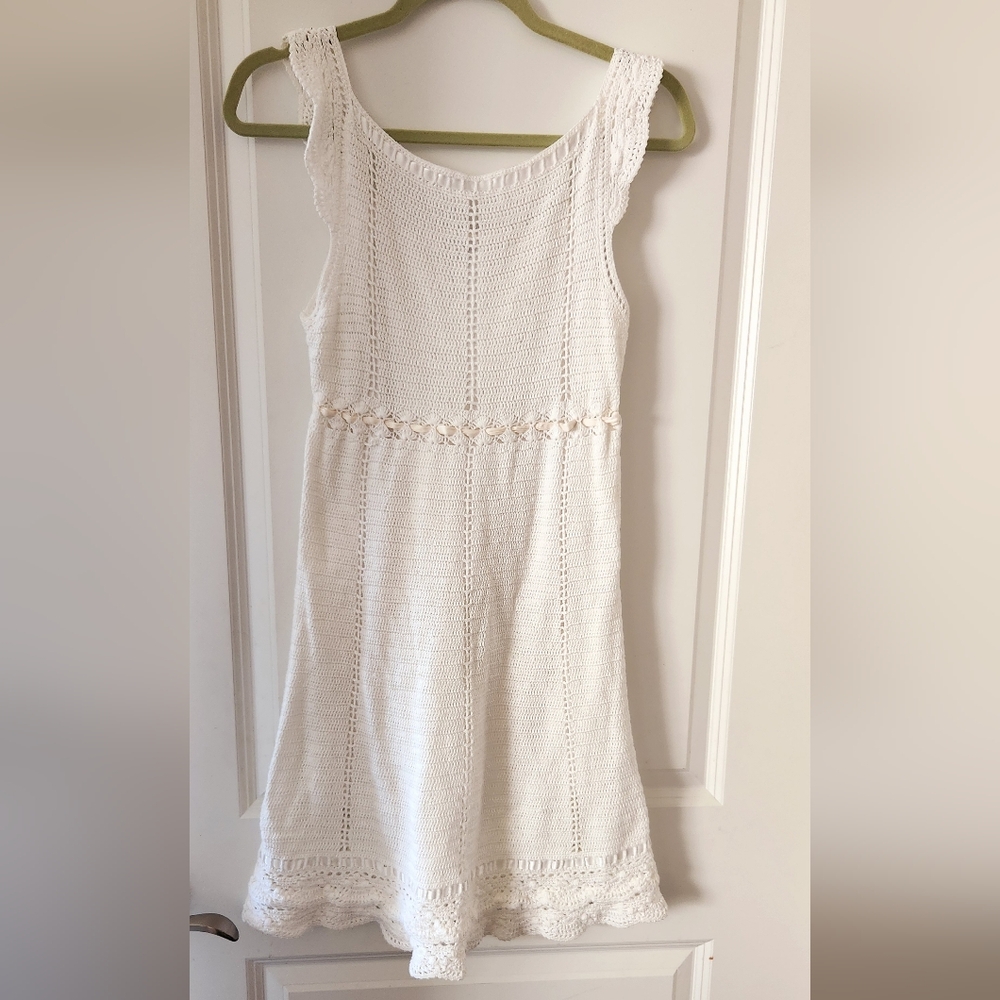 Lilly Pulitzer Meena White Crochet Lace Mini Dress With A Front‎ Bow Tie. - Picture 4 of 6